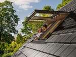 VELUX GNL felnyíló tetőablak, lakkozott fa,(64) üveg, 78x160 cm